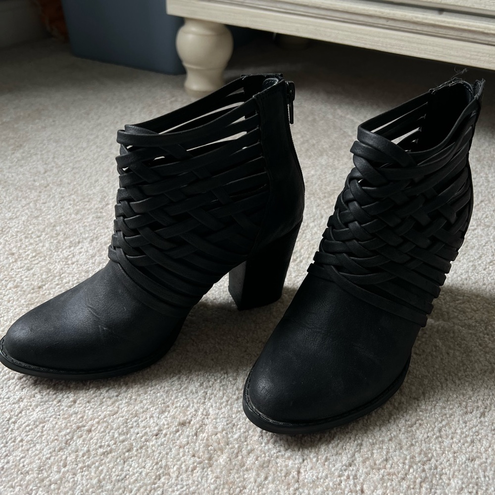 Target booties 🖤